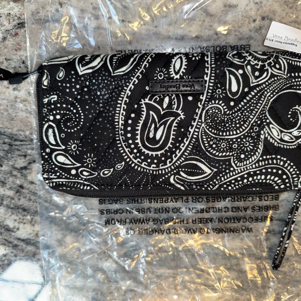 Vera Bradley Stellar Paisley RIFD Accordion Wristlet New